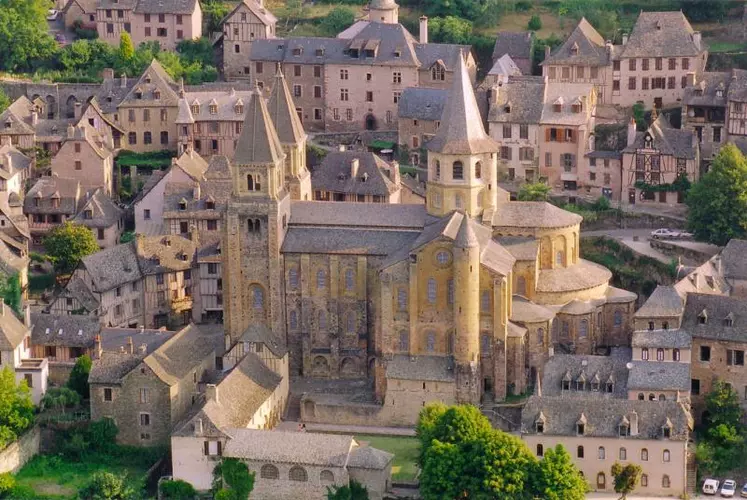 Conques devrait recevoir le précieux label national, englobant un territoire cantalo-aveyronnais de cinq communes.