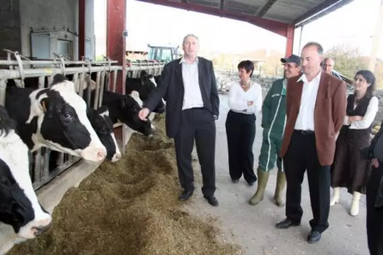 Après le congrès, Jean-Michel Lemétayer a visité une exploitation près de Senilhes.