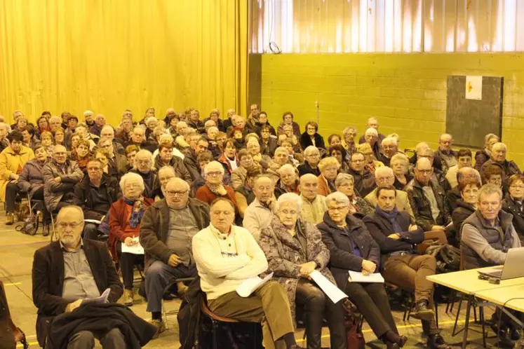 Plus de 280 personnes ont suivi les débats à Saint-Flour.