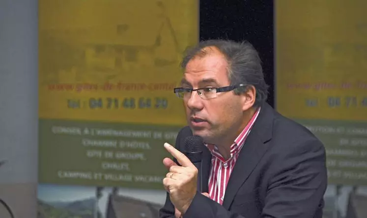 Didier Arino, spécialiste du conseil dans les secteurs du tourisme et des loisirs, lors de l’assemblée des Gîtes de France du Cantal.