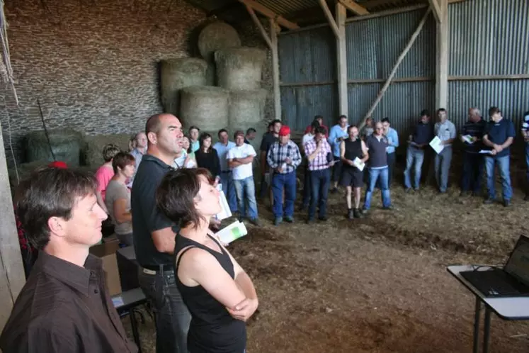 Une quarantaine de personnes dont une bonne vingtaine d’éleveurs ont suivi les exposés autour de ces voies de valorisation des veaux salers.