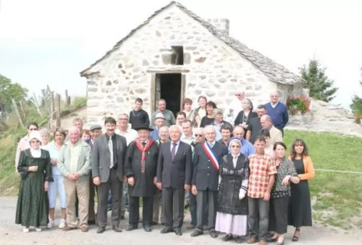 Le four de Bagilet, terminé fin juin, a été inauguré lundi 13 août par Alain Marleix, secrétaire d’Etat, Jean-Yves Bony, député et Claude Flagel, maire de la commune.