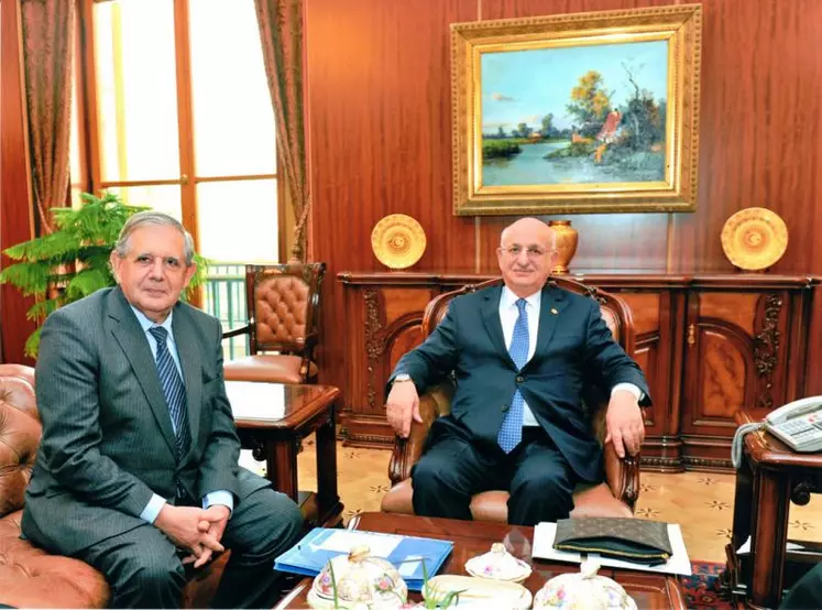 Jacques Mézard en entretien avec Ismail Kahraman, président de la Grande Assemblée nationale de Turquie.