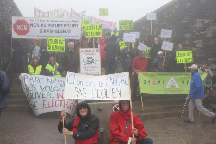 Le collectif cantalien anti-éolien était fortement mobilisé pour dénoncer des projets “démesurés”.