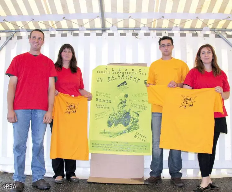 Du far-west en spectacle et jusque dans l’assiette, et bien sûr du labour, pour une journée originale, organisée par les Jeunes agriculteurs du canton de Pleaux, sur la parcelle de 12 ha du Gaec Antignac, à Beth.