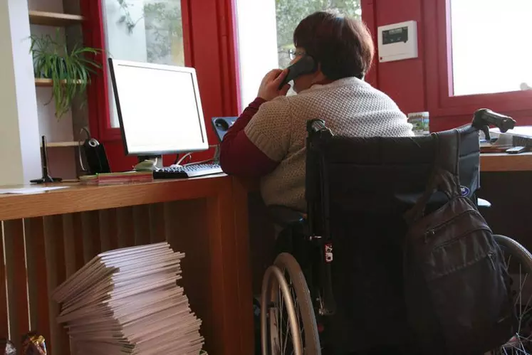 Pour Aurélie, hôtesse d'accueil, il y a encore des efforts à faire.