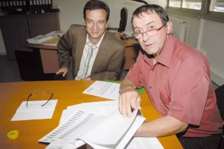 Administrateur du GDS depuis 17 ans, Michel Combes (à droite) a souhaité que les administrateurs éleveurs du GDS soient élus.
