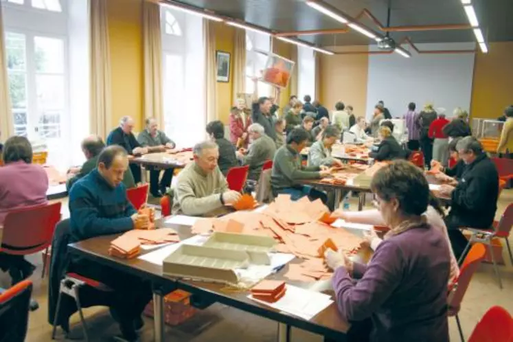 Les opérations de dépouillement ont duré toute la journée de lundi en préfecture.