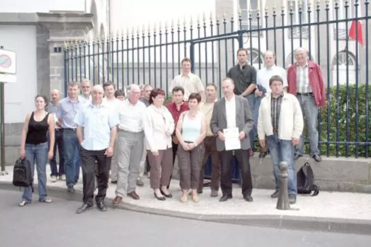 Une forte délégation s’est rendue en préfecture, reçue par Jean-François Delage et les représentants des services de l’État.