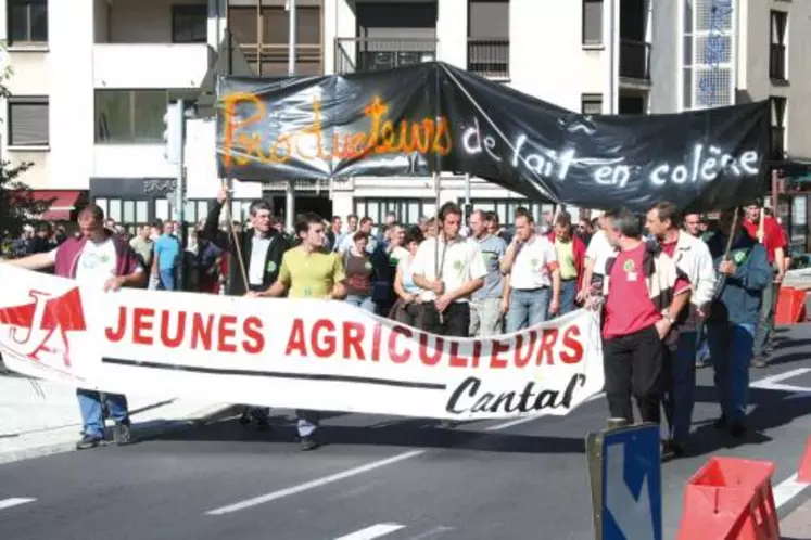 Les manifestants ont défilé entre la Chambre d’agriculture et la préfecture.