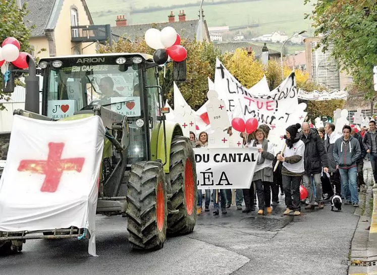 Dans le cortège, personnel du privé et du public se côtoyaient.