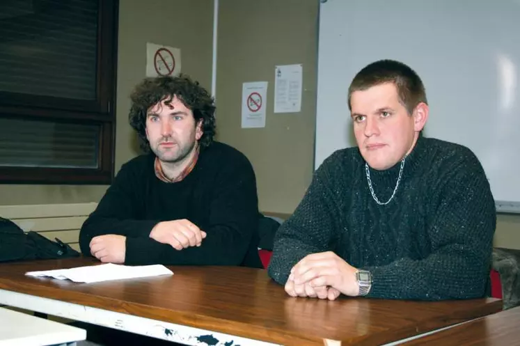 Nicolas Cussac et Pascal Pojolat, deux jeunes agriculteurs qui veulent que la situation s'éclaircisse, pour le bien de tous.