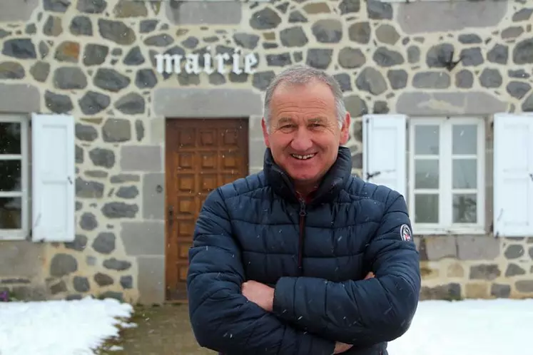 Claude Prunet, agriculteur, maire et fondateur des Flocons verts... sous la neige de Pailherols.