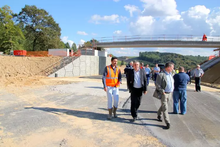 La partie cantalienne de cette route est sur le point d’être refaite à neuf ; restera un point noir côté corrézien : la côte de Sexcles.