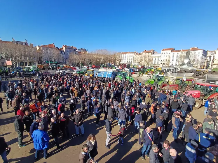 Mobilisation massive des agriculteurs le 25 janvier 2024 au Puy en Velay