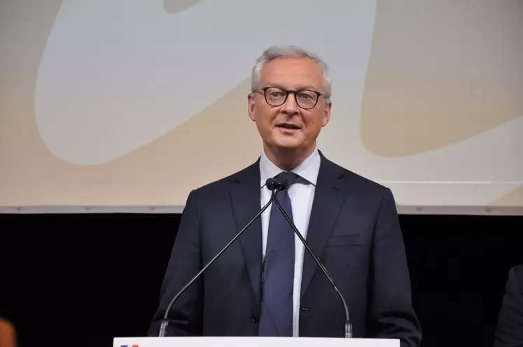 Bruno Le Maire ministre de l'Economie et des Finances a annoncé au Sommet de l'Elevage 2023 à Clermont-Ferrand une mesure fiscale à destination des éleveurs de vaches de races laitière et à viande.