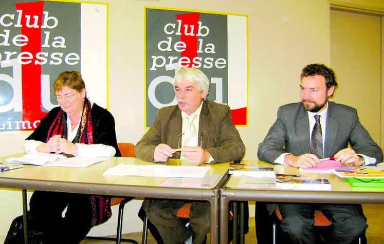 Le président Daniel Gaillat, la première vice-présidente Jeanne Leybros et le Directeur général Ludovic Martin au Club de la Presse à Limoges.