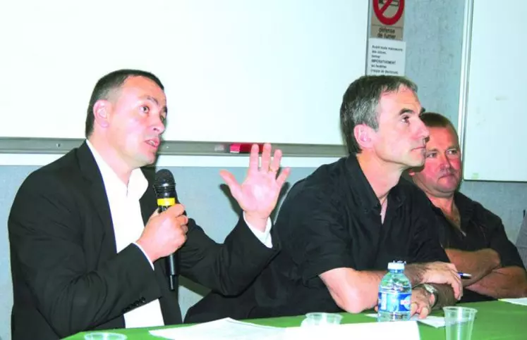 Yannick Fialip, président de la section régionale laitière, a mené les débats lors des assises.