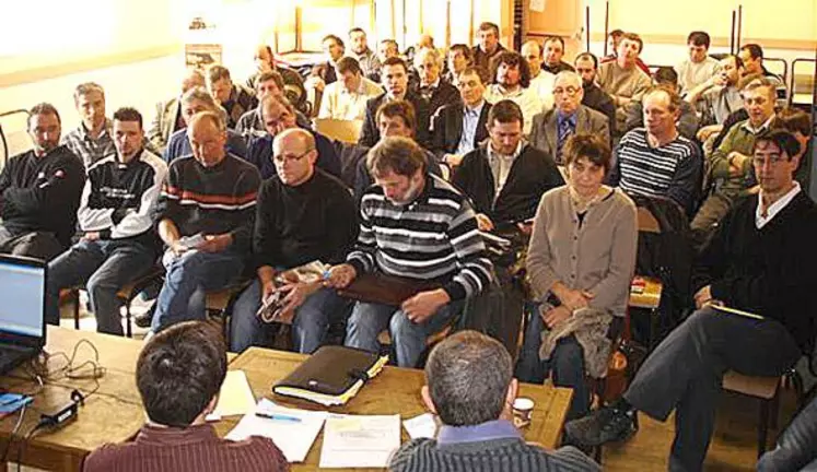 Les participants à l’assemblée générale.