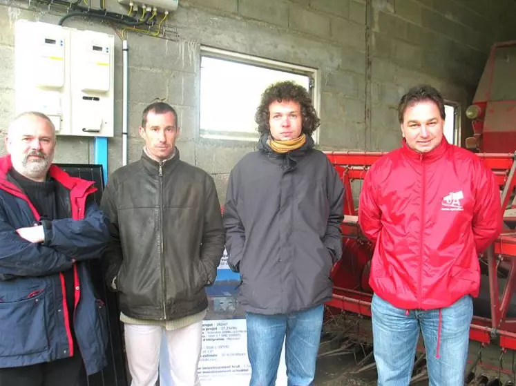 Des membres du comité technique photovoltaïque : Pascal Bichon-Morel (juriste de la FDSEA), Renaud Selles (chambre d'agriculture de la Creuse), Arnaud Schreiner (chambre d'agriculture du Limousin) et François Auriche (JA).