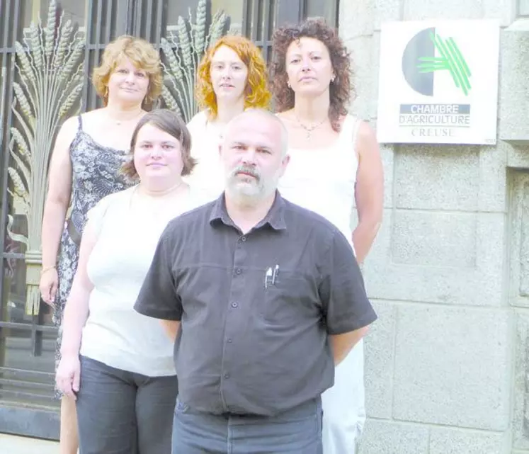 De gauche à droite : Joëlle Jean, Emilie Malleret, Sandrine Couderchon, Adeline Lafond et Pascal Bichon-Morel.