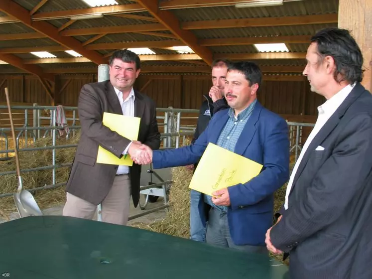 De gauche à droite : Michel Masson, président de la FDSEA du Loiret, Stéphane Moreau, président des JA de la Creuse, Pascal Lerousseau, président de la FDSEA de la Creuse, et Jean-Philippe Viollet, président de la Chambre d’agriculture de la Creuse.