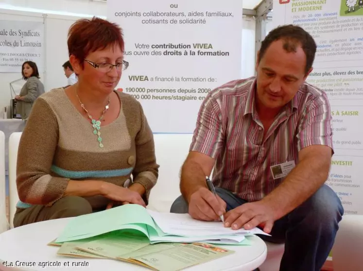 La signature de la convention a eu lieu dans le cadre de Tech-ovin entre Brigitte Alanore et Claude Skrzypczak.