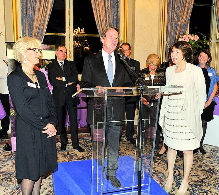 Le ministre Bernard Kouchner a introduit la réception.