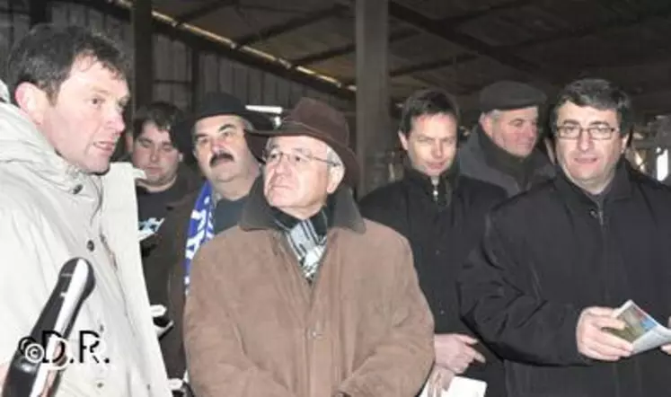 Michel Thurmes (en blanc) et le préfet Claude Serra.