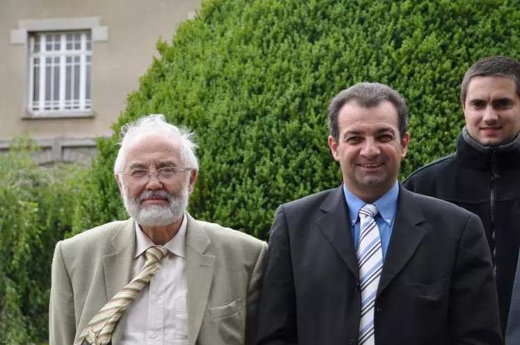 Olivier Tourand, à droite, succède à Marcel Mathurin, à gauche.