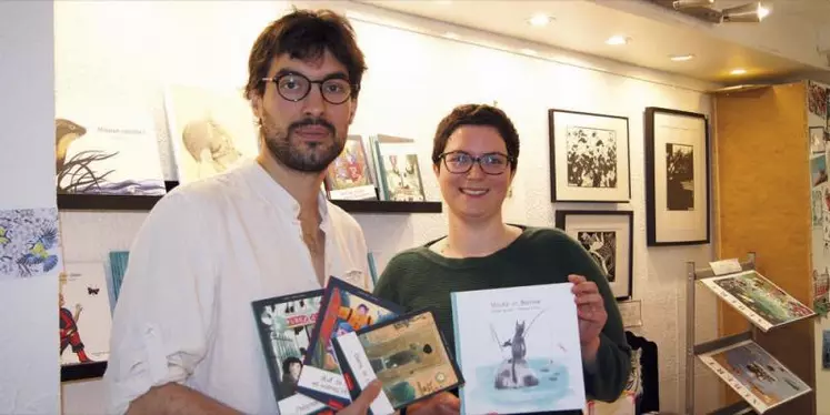 Forts de leur succès, Valentin Mathé et Chloé Sanchez ont installé leur « poule qui pond » dans une boutique en centre-ville de Clermont-Ferrand.