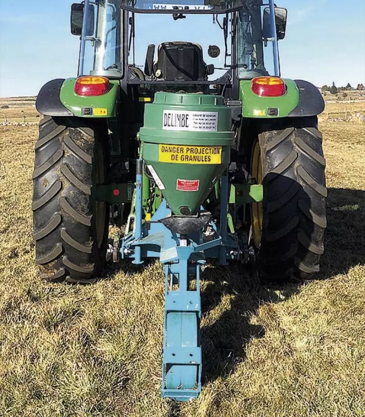 Des réunions techniques sont programmées par la chambre d'agriculture en partenariat avec la Fredon Occitanie, dont une première le 23 février à Belvezet. Face à la recrudescence des populations de campagnols, une modification réglementaire vient d'être publiée par l'Anses. Les Cuma du département s'équipent pour faciliter la lutte collective.