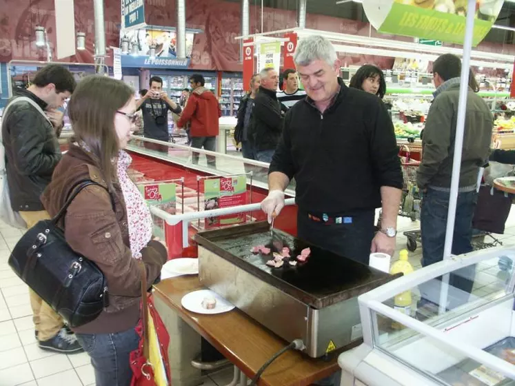 dégustations de la viande Tendre d'Oc à l'Hyper U de Mende mercredi 30 avril.