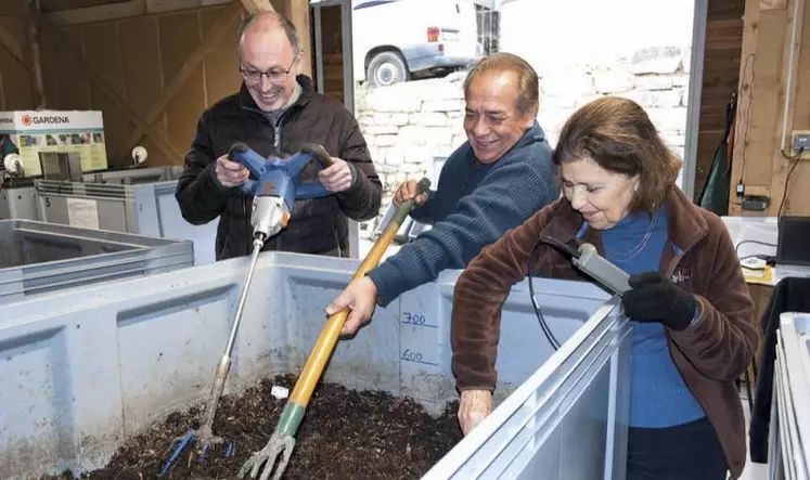 Philippe Leroy, Patricio Soto et Rosa Solar, les trois tête pensantes du projet de valorisatio des boues piscicoles.