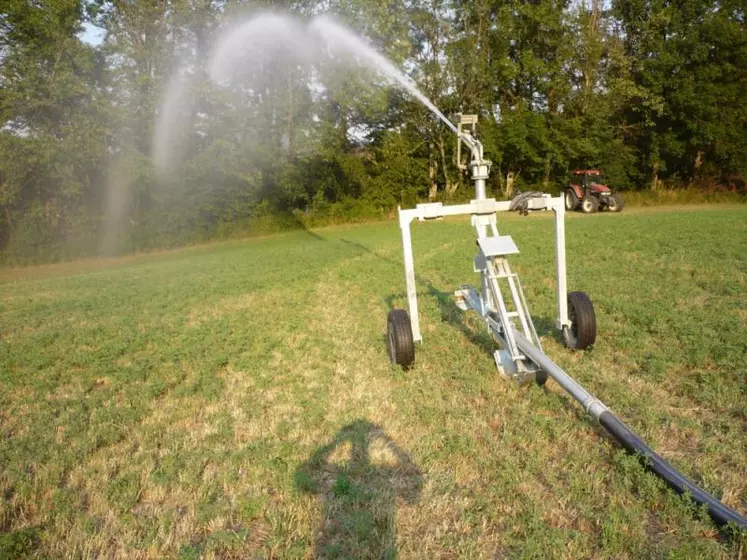 Enrouleur : irrigation par aspersion.