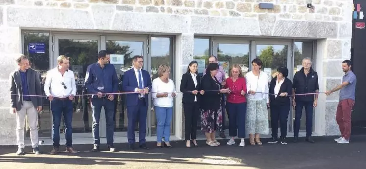 Vendredi 24 septembre a eu lieu l'inauguration officielle du nouveau bâtiment abritant à la fois les locaux de la chambre d'agriculture et ceux du Cerfrance.