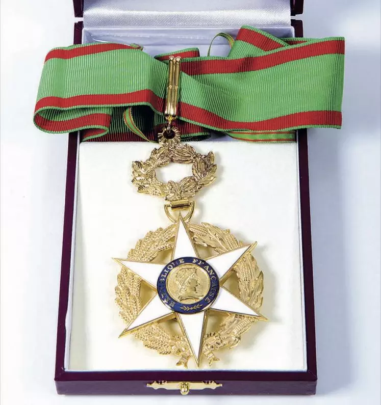 Dans l’esprit de son fondateur, le Mérite agricole devait avoir la même valeur que la Légion d’honneur et devait être une Légion d’honneur agricole.