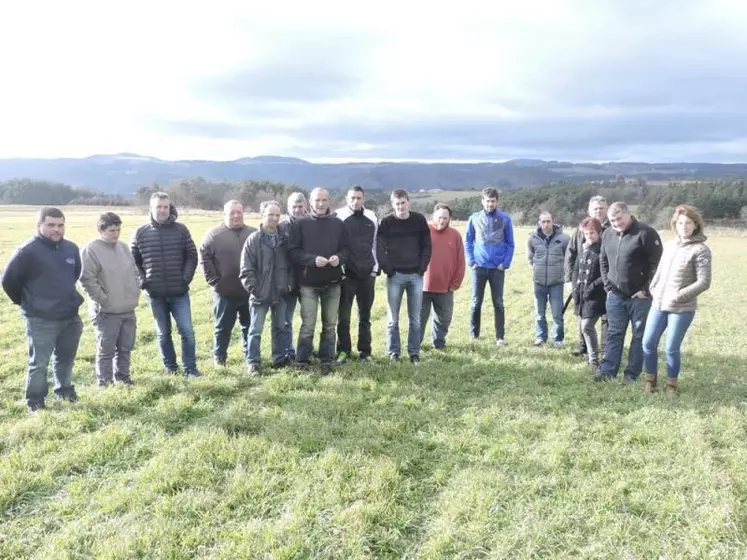 Journée de signature des engagements des exploitations dans le GIEE Los Bons Prats à Saint-Pierre-du-Champ.