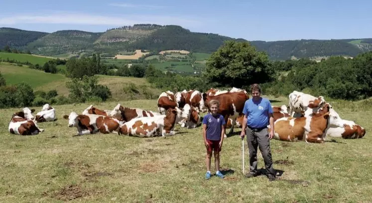 Installé depuis 1998 à Saint-Étienne-du-Valdonnez, cet éleveur bovin a vu dans les terres supplémentaires de Chapieu un moyen de conforter son exploitation laitière et de préparer une éventuelle transmission dans quelques années.