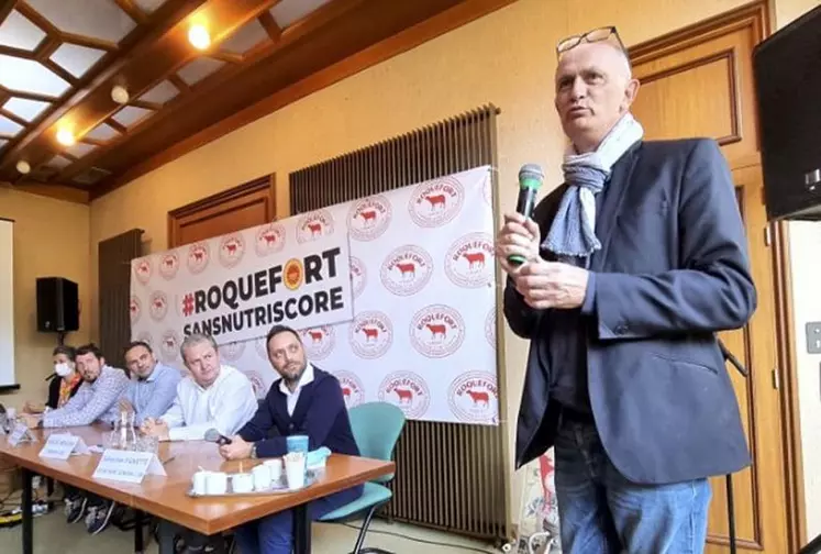 Lundi 11 octobre, la confédération générale du Roquefort, en présence d'élus de l'Aveyron, de la Lozère, nationaux et européens a tenu une conférence de presse à Millau pour réaffirmer son opposition au Nutriscore.