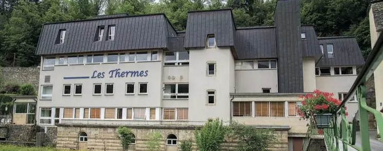 Située au pied du mont Lozère, la station de Bagnols-les-Bains accueille un peu plus de 1 800 curistes chaque année.