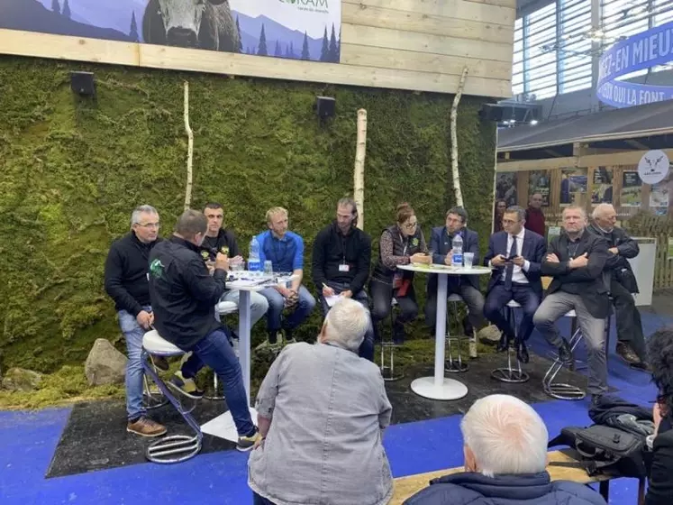 Les races locales des massifs réunies autour du Coram ont profité du salon de l’agriculture, pour organiser une conférence sur la prédation, témoignages poignants à l’appui, d’éleveurs en plein désarroi.