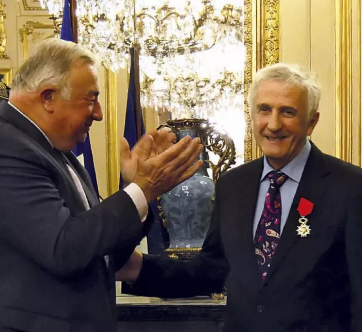 Le président du Sénat, Gérard Larcher, a remis la Légion d’honneur à Jean-Paul Pourquier.
