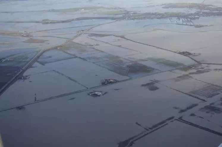 Vue aérienne des conséquences de la tempête Xynthia survenue en période de grandes marées, la nuit du 27 au 28 février 2010.