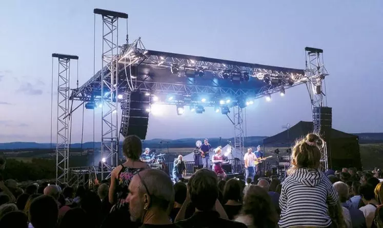 Le 10 août, 2 000 personnes se sont rendues à la Garde-Guérin, sur la commune de Prévenchères, pour assister à la première édition du festival des Pastorels, un événement qui veut rendre hommage aux traditions locales.