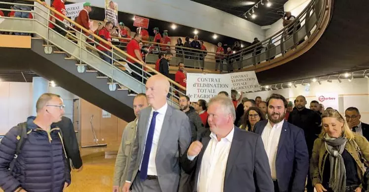 Les députés Jean-Baptiste Moreau et Roland Lescure, exclus du Sommet de l’élevage.