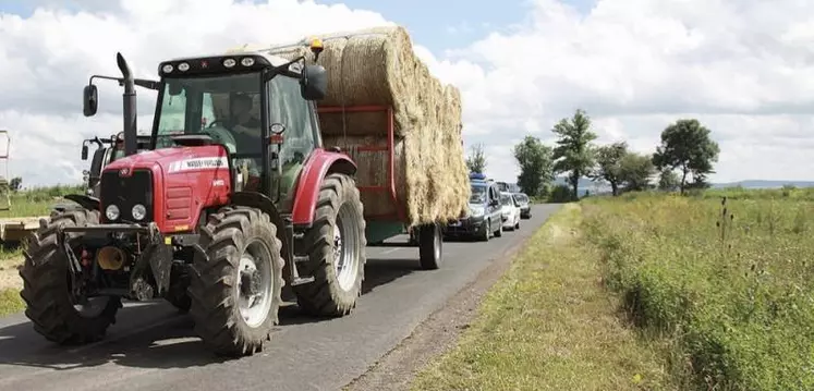 Ne pas négliger les équipements et les dispositifs de signalisation des engins agricoles est le gage d’une bonne sécurité. La MSA détaille l’ensemble des règles à respecter.