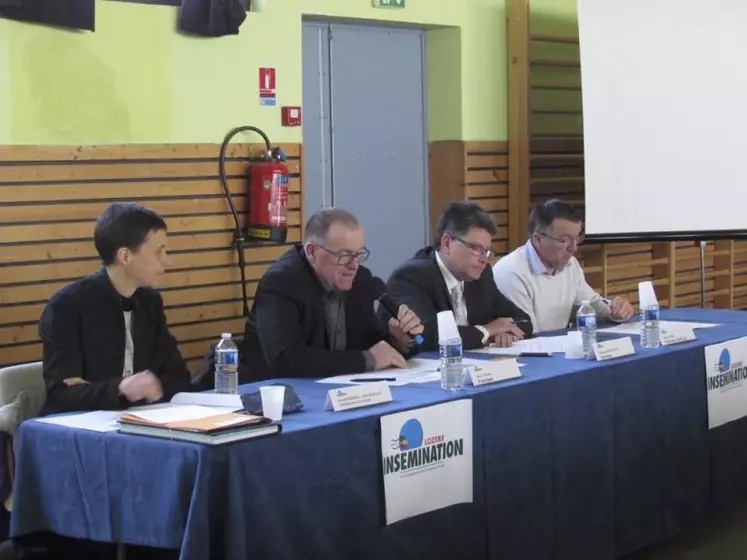 Sonia Regereau, commissaire aux comptes, Gilles Chanial, président de Lozère insémination, Mathieu Saint-Blancat, directeur de la coopérative et Pierre Fabre, président de Coopelso.