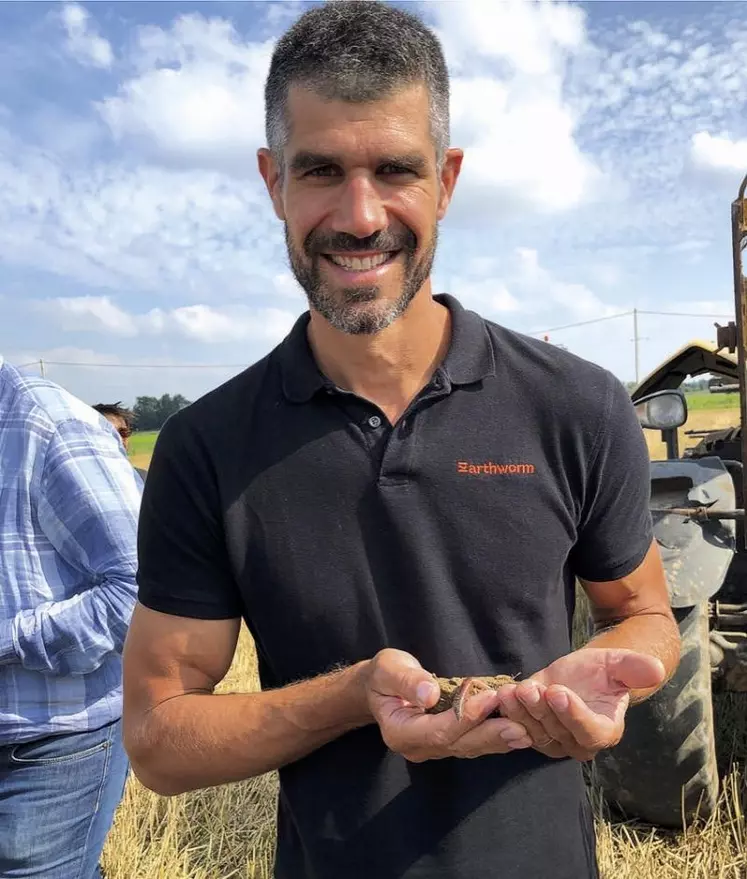 Agronome et écologiste convaincu, Bastien Sachet dirige la fondation Earthworm, qui accompagne les territoires, dont les Hauts-de-France, à s'engager contre le réchauffement climatique.