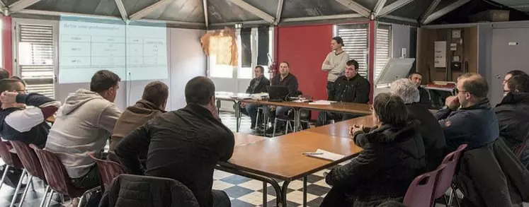 Une vingtaine de personnes étaient présentes lundi dernier à Châteauneuf-de-Randon pour la réunion de l’APL Rodez réunissant les éleveurs des départements de la Lozère et de la Haute-Loire.